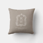 Vintage Monogram Crest Names Taupe Wedding クッション (裏面)