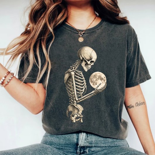 Vintage Moonlight Skeleton Holding Full Moon Gothi Tシャツ