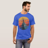 Vintage Naval Ship Retro Sunset Design Tシャツ (正面フル)