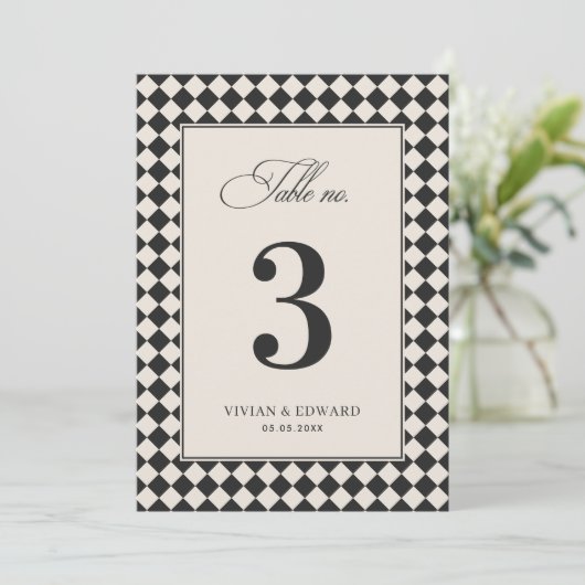 Vintage Old Money Checkered Wedding Table Number 招待状 (スタンド正面)