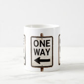 Vintage ONE WAY rusty street sign コーヒーマグカップ (中央)