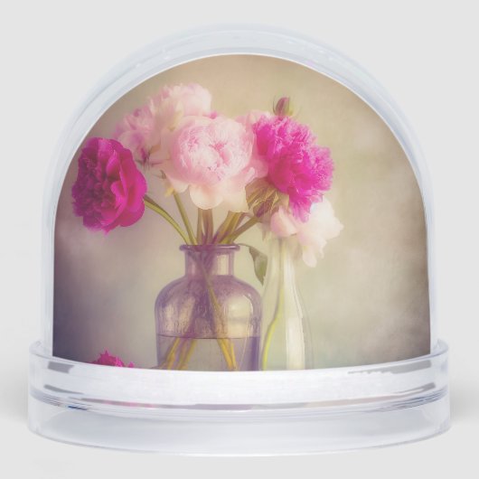 Vintage Peony Bouquet in Glass Vases (正面)