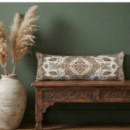 Vintage Persian Floral Warm Ivory and Muted Blue ボディピロー