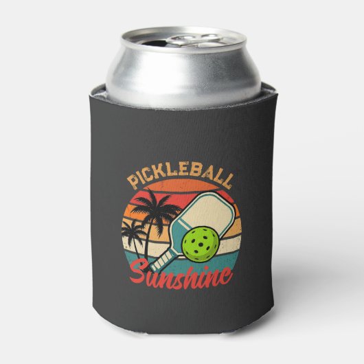 Vintage Pickleball Sunshine Club Retro Paddle 缶クーラー (缶正面)