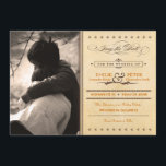 Vintage Poster Orange & Brown Photo Save the Date セーブザデート<br><div class="desc">この美しいライトクリーム5"x7"結婚式の日付発表を保存しカスタマイズて、あなたの独自の婚約写真と一緒に。チョコレートブラウンとカボチャのスパイスオレンジの文字と共にファッションド感じ、それはヴィンテージを持ち、古い古い文字のデザインを持つ古い文字を持つ、複雑なスクリプト要素、装飾的なバナー、星とアンパサンド渦巻形の。招待ファンシーはインスパイアヴィンテージデザインとポスタースタイリッシュの両方で。文字読: 「招待されましたのウェディング受付へ[カスタマイズ可能な名前] & [カスタマイズ可能な名前] [カスタマイズ可能な日付] [カスタマイズ可能な時間]。忘れられないお祝いに参加しよう」ボックス内の披露宴情報とアドレスを使用して招待をさらにパーソナライズし縁どま点々のあるす。この結婚スイートは、履歴、お洒落ヴィンテージ、または披露宴専用の結婚式招待状を探している人に最適ユニークである。このデザインを使用すると、画像にザラザラした質感を追加できます。</div>