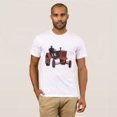 Vintage Red Farm Tractor Retro Farmer Tシャツ (正面フル)