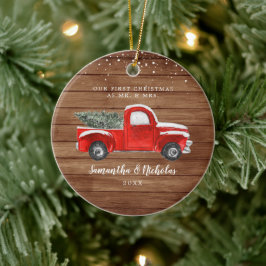 Vintage Red Farm Truck | 初めてのクリスマス Mr & Mrs セラミックオーナメント