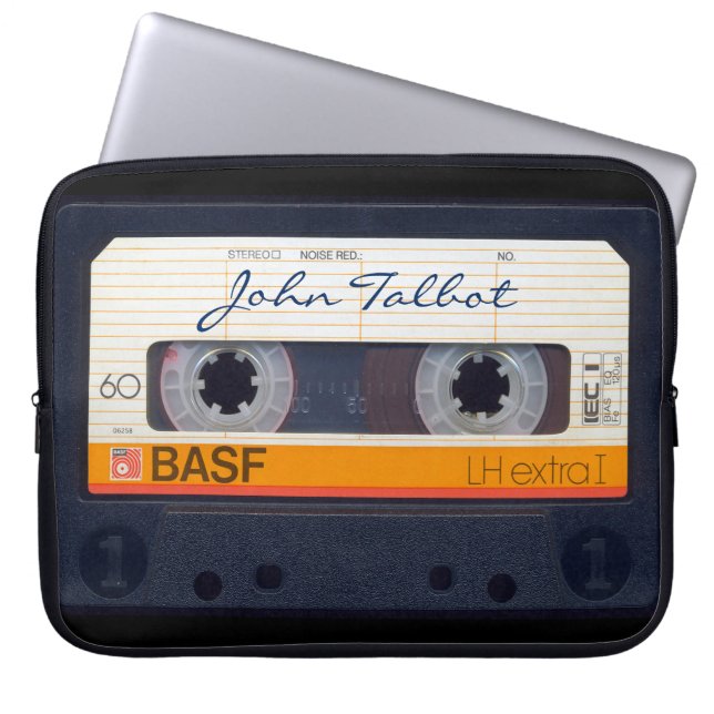 Vintage Retro Fashioned 80s Mixtape Audio Cassette ラップトップスリーブ (正面)