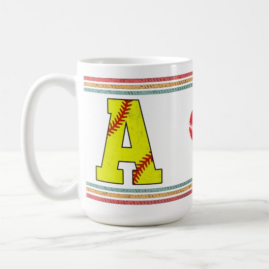 Vintage Retro Softball Letter A Design コーヒーマグカップ (左)