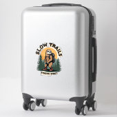 Vintage Sloth Hiking Adventure Quote Design 2 シール (スーツケース)