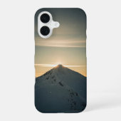 Vintage Snowy Mountain Peak iPhone 16ケース (裏面)