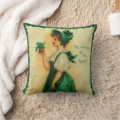 Vintage St. Patrick's Day Lass Wearing Green クッション (ブランケット)