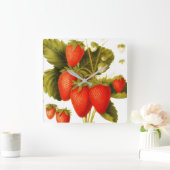 Vintage strawberries with green leaves スクエア壁時計 (ホーム)