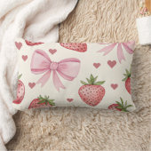 Vintage Strawberry and Pink Bows Coquette Pillow ランバークッション (ブランケット)