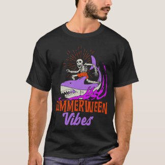 Vintage Summerween Vibes Skeleton Riding a Shark Tシャツ