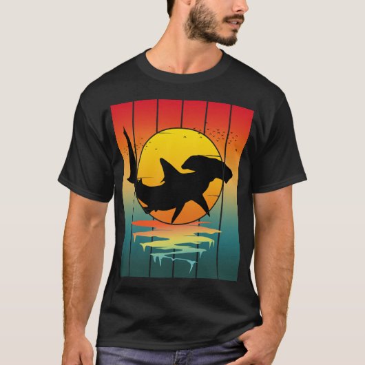 Vintage Sunset Hammerhead Shark  Tシャツ (正面)