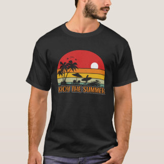 Vintage Surfer Retro Surfing Beach Summer Vacation Tシャツ