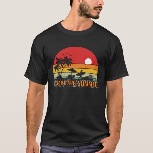 Vintage Surfer Retro Surfing Beach Summer Vacation Tシャツ (正面)