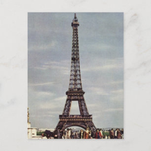 Vintage Tourists Traveling in Paris Eiffel Tower ポストカード