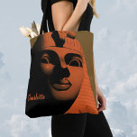 Vintage Travel Poster with Sphinx, Egypt, Africa トートバッグ<br><div class="desc">ヴィンテージイラストレーションアフリカの旅行ポスターやエジプトのラゲッジラベルは、スフィンクスとピラミッドを特集。スフィンクスは、ライオンの体と人間の頭を持つ神話の生き物である。</div>