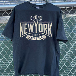 Vintage varsity letters New York Bronx Tシャツ