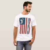 Vintage Volleyball Dad Patriotic Flag Shirt Design Tシャツ (正面フル)