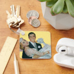 Vintage Wedding Newlyweds, Happy Bride and Groom キーホルダー<br><div class="desc">Great retro 50s kitsch design to use for your wedding favors!
Vintage illustration love and romance wedding image featuring a handsome groom carrying his beautiful newlywed bride.</div>