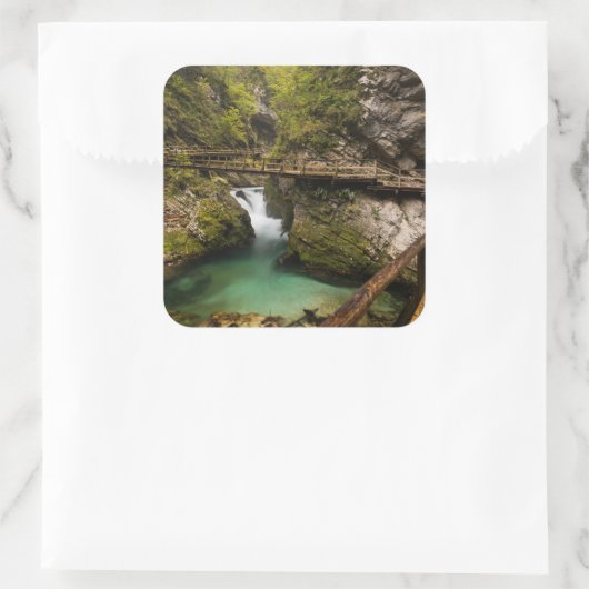 Vintgarの峡谷渓谷を通る木の通路 スクエアシール (バッグ)