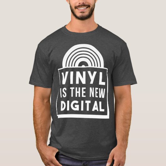 Vinylは新しいデジタルおもしろいレトロヴィンテージ Tシャツ (正面)