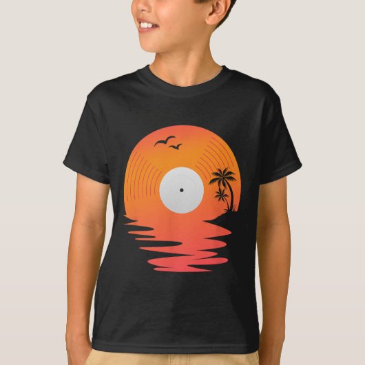 Vinyl Record Retro Disk Sea Beach Turntables Desig Tシャツ (正面)