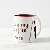 Violaは私の紅茶（濃い赤）マグカップ ツートーンマグカップ (正面右)