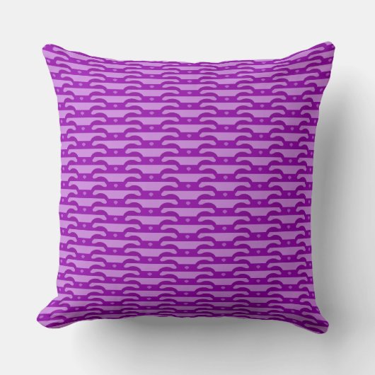 Violet Dreams-Dark & Light Purple Throw Pillow クッション (正面)
