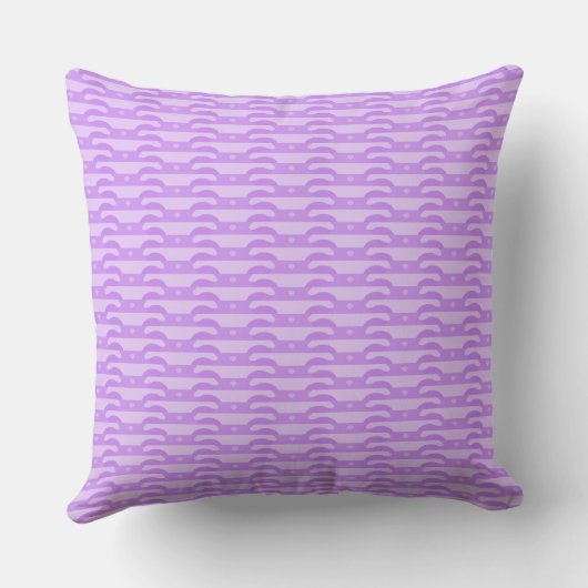 Violet Dreams-Light Purple Throw Pillow クッション (裏面)
