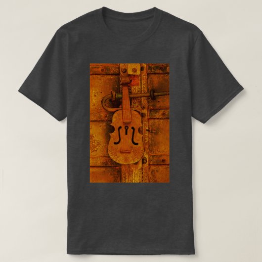 Violinist house Violin shaped rusty old door lock Tシャツ (デザイン正面)