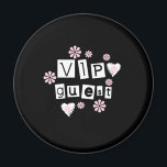 VIPゲストフラワーズ マグネット<br><div class="desc">黒い背景に白い文字と花のデザインとVIPゲストカード、マウスカード、キーホルダーなど。</div>