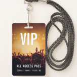 VIP All Access Nameフォトカスタムコンサート バッジ<br><div class="desc">テンプレートVIP All Access カスタム Concertバッジ。コンサート名、場所、日付で置き換える。この写真を使用するか、自分で置き換える。</div>