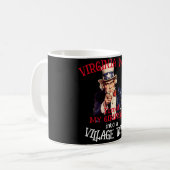VIRGINIA ワインは彼女を村に変えた コーヒーマグカップ (正面左)