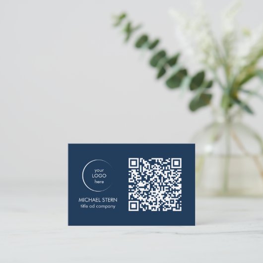 Visitenkarte mit QR-Code & Logo – Dunkelblau 名刺 (スタンド正面)