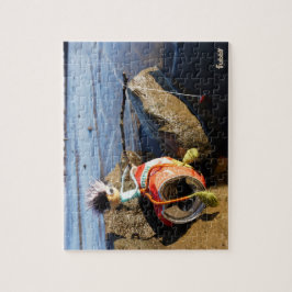 Vissende Fubby op een blikje aan de waterkant. ジグソーパズル