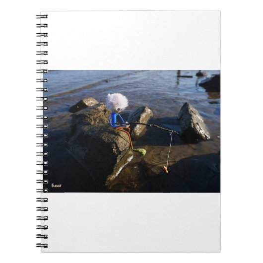 Vissende Fubby op een steen. ノートブック (正面)