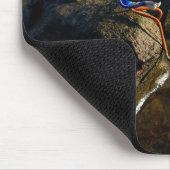 Vissende Fubby op een steen. マウスパッド (コーナー)