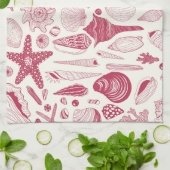 Viva Magentaの貝殻 – 2023年の色 キッチンタオル (折り畳み)