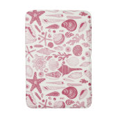 Viva Magentaの貝殻 – 2023年の色 バスマット (正面縦)