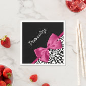 Vivaciousダークピンクリボンレオパード印刷（名前あり） スタンダードカクテルナプキン (インサイチュ)