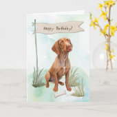 Vizsla Dog Breed Outdoors Under Birthday Sign カード (黄色い花)