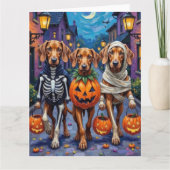 Vizsla Dogs Trick-or-Treating in Halloween Costume カード (正面)