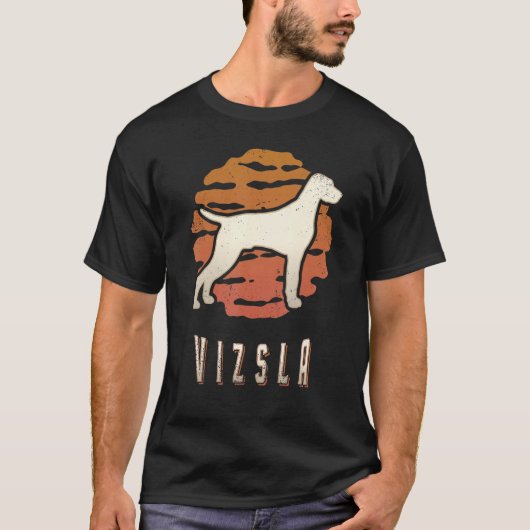 Vizsla Vintage Retro Classic Dog Sunset Tシャツ (正面)