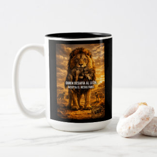 VLLC Lion Vs Wolf Motivational Quote Lion King Wal ツートーンマグカップ