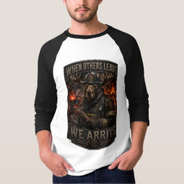 VLLC When Others Leave We Arrive Firefighter Moose Tシャツ