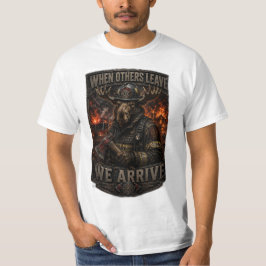 VLLC When Others Leave We Arrive Firefighter Moose Tシャツ